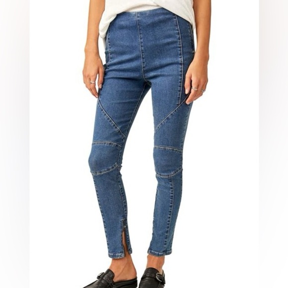 NWT FREE PEOPLE Bella Micro Mid Rise Skinny Jeans! - Picture 1 of 7